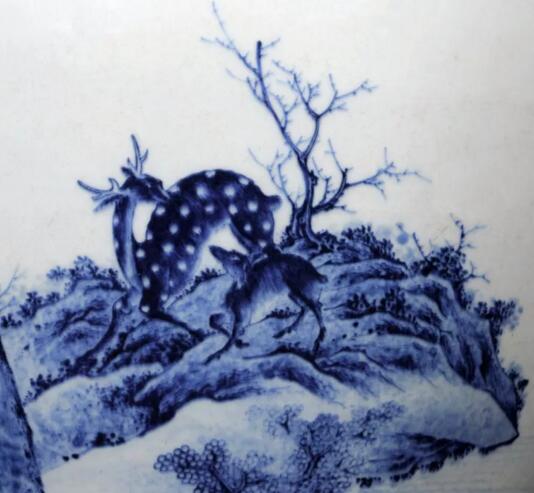 宫廷艺术佳品：清乾隆青花松鹿献瑞图大橄榄瓶