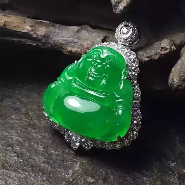珠宝神话：钻石配翡翠_11