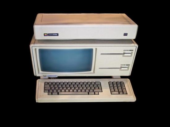 苹果电脑 Apple Lisa-1 以5万美金成交