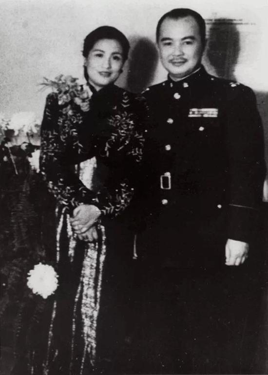 估价5亿人民币 齐白石《山水十二条屏》现身保利_黄琪翔郭秀仪夫妻