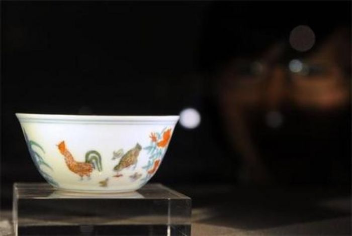 “值钱十万”的成化斗彩鸡缸杯