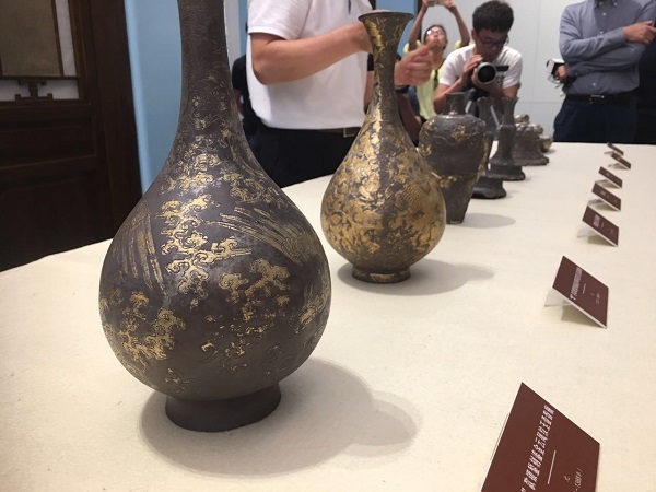 故宫首次为何刚办追思会 当年捐赠文物要借钱去北京