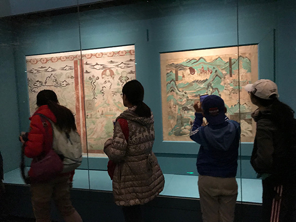 赵伯驹《江山秋色图》接棒《千里江山图》