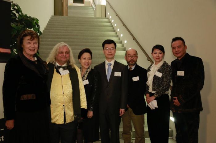 凤凰威狮国际大漆艺术展 新年亮相列支敦士登