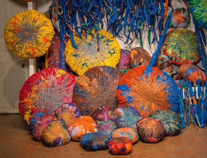 Sheila Hicks, The Embassy of Chromatic Delegates, 2015–16. Courtesy of the artist. © Sheila Hicks.