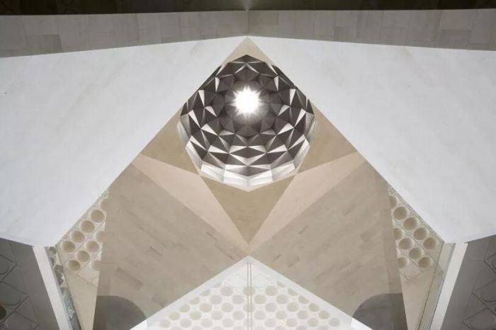 ▲ 伊斯兰建筑中的拱顶及伊斯兰艺术博物馆内部的拱顶设计