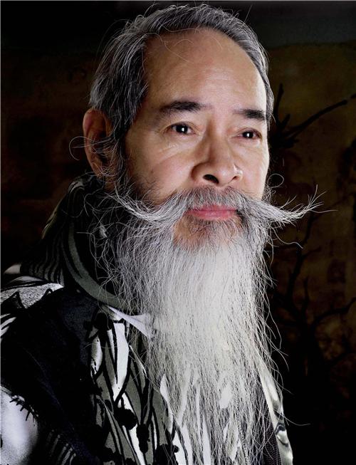 王纯祥青花瓷《千猫瓶》
