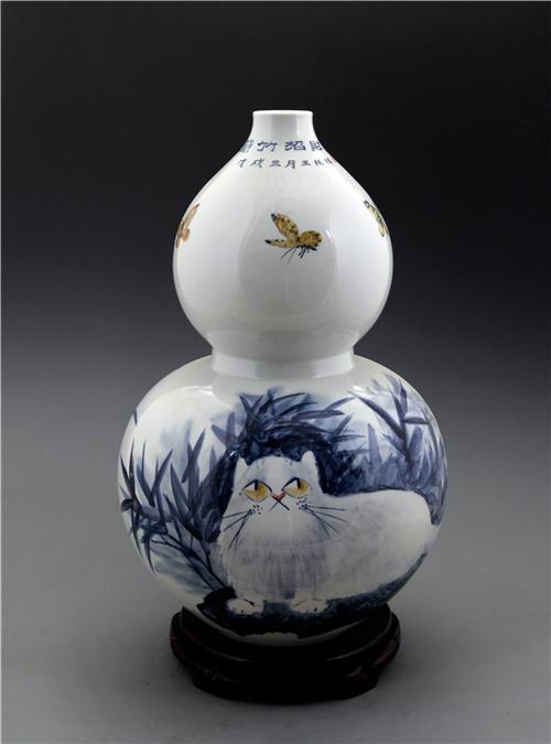 王纯祥青花瓷《千猫瓶》