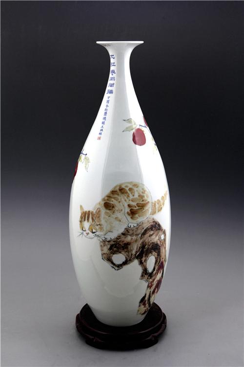 王纯祥青花瓷《千猫瓶》