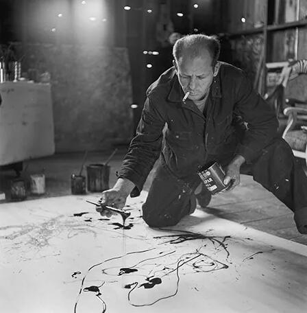 1949年的杰克森·波拉克（相片由MARTHA HOLMES/THE LIFE PICTURECOLLECTION/GETTY IMAGES提供）