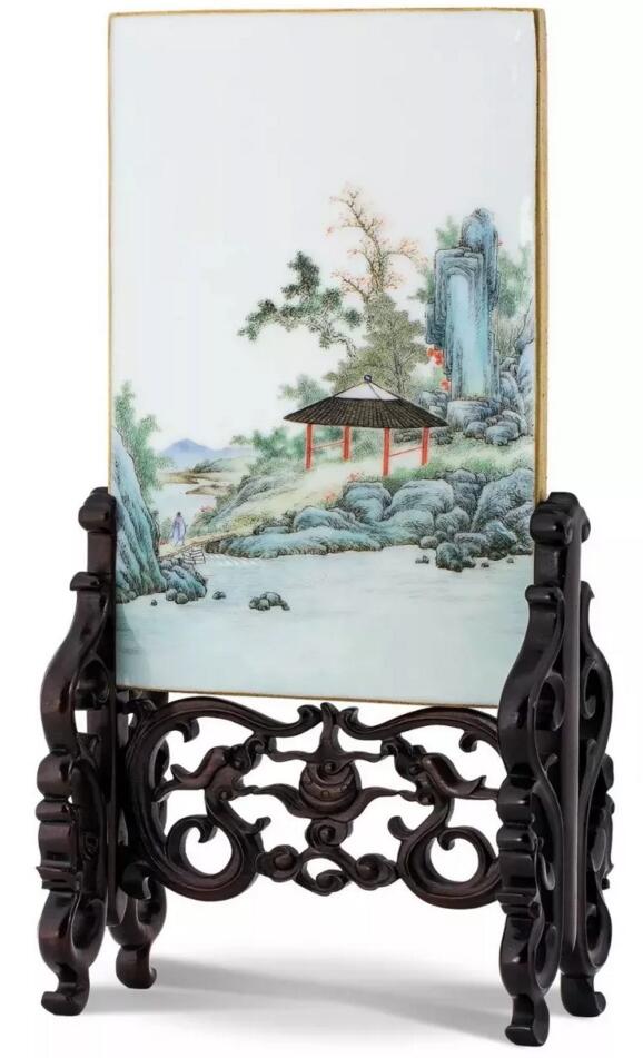 清乾隆“桃花源”双耳活环大瓶5060万元成交