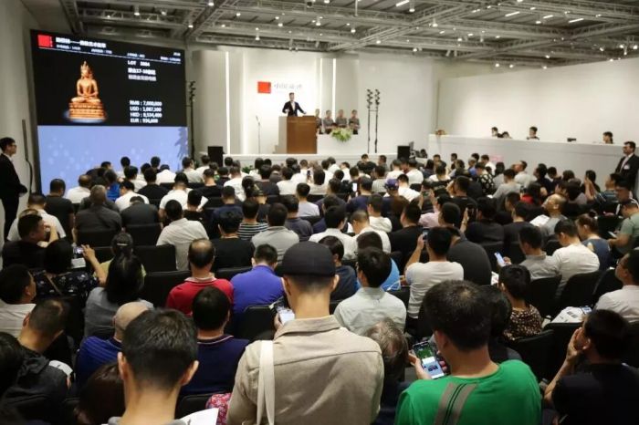 中国嘉德推出瓷器及古董珍玩专场