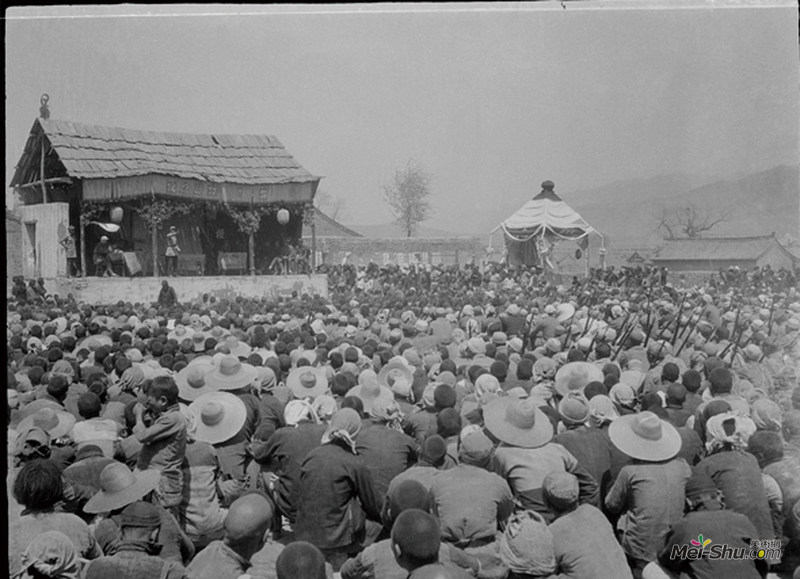 1940年，太行山区军民在129师政治部所在地涉县召开军民联欢大会
