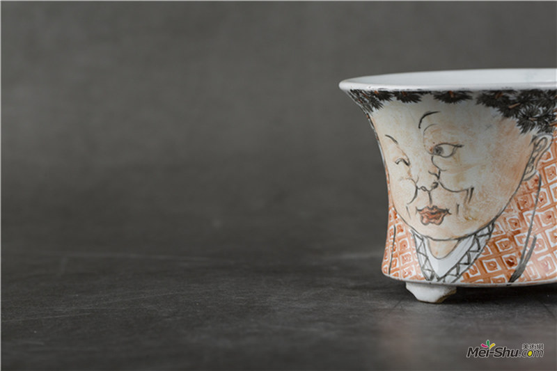 葛昊翔 吴浩合作作品 月白釉翻口蒲盆 紫砂胎，天然南红玛瑙、天然绿松石入釉 月白釉翻口蒲盆