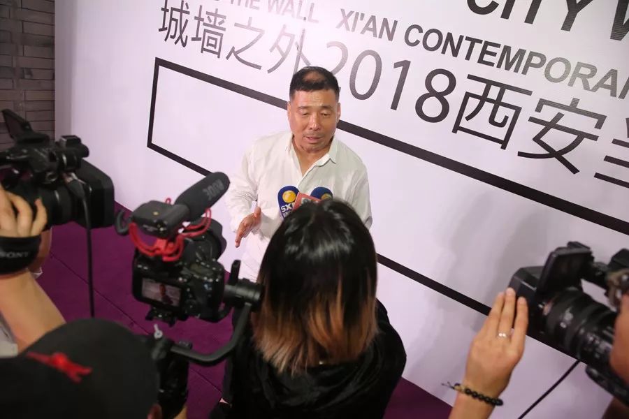 本次展览总策划人、西安美术馆馆长杨超接受采访