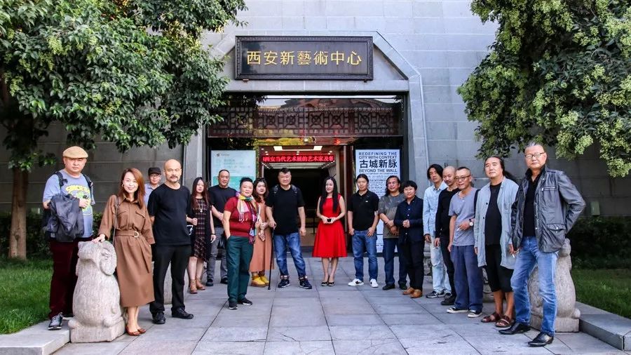 嘉宾参观西安新艺术中心郭涛个展“直喻”、张巍个展 “移情”