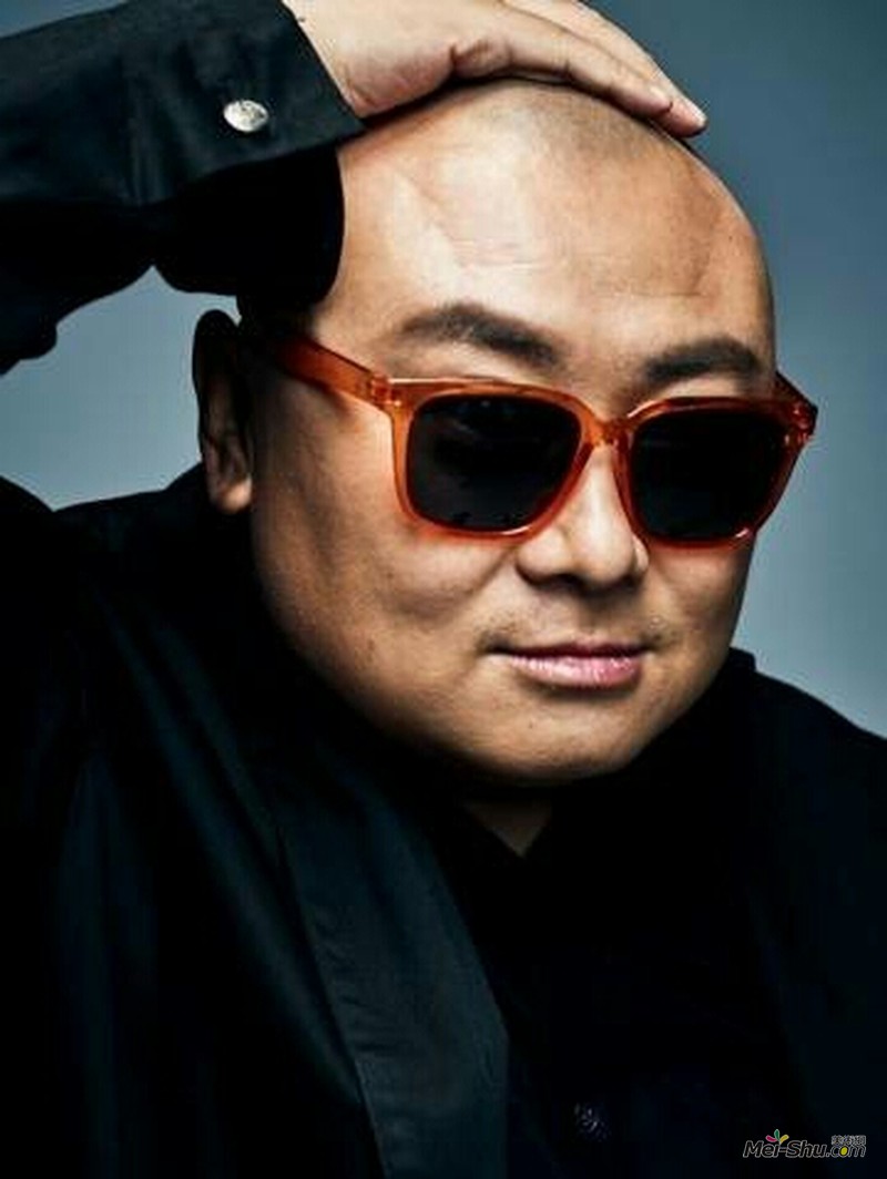 展览 《咏舞》由来自美国匹兹堡大学师从高铭潞教授的美国策展人赖青